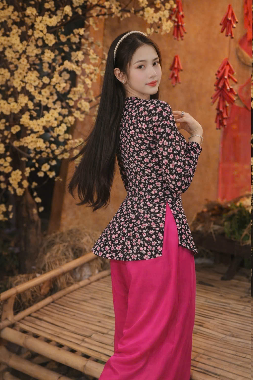 Áo Bà Lụa Hoa Nhí Cài Nút Cổ Tim - Ảnh 2