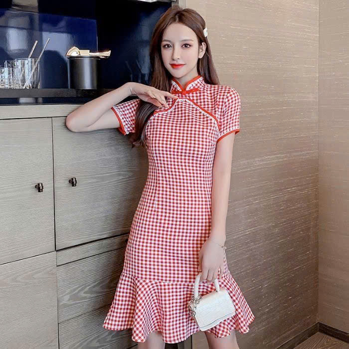 Sườn Xám Đầm Tiểu Thư Cách Tân Lửng Dài Carô Đỏ