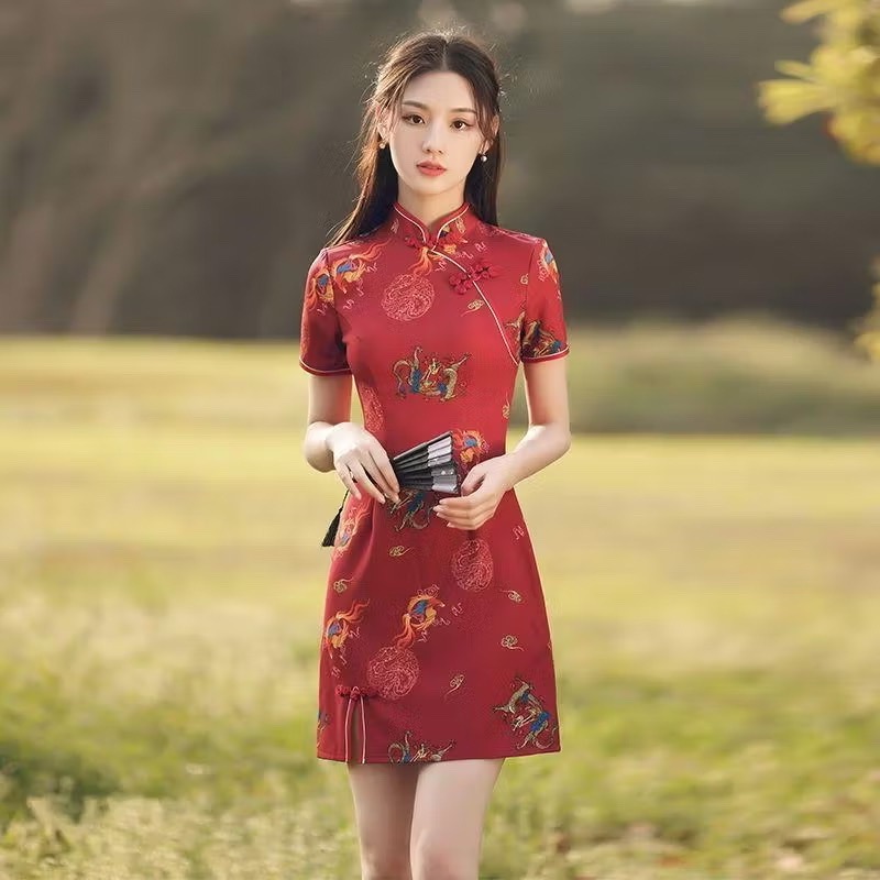 Sườn Xám Đỏ Họa Tiết Kiêu Sa - Ảnh 5