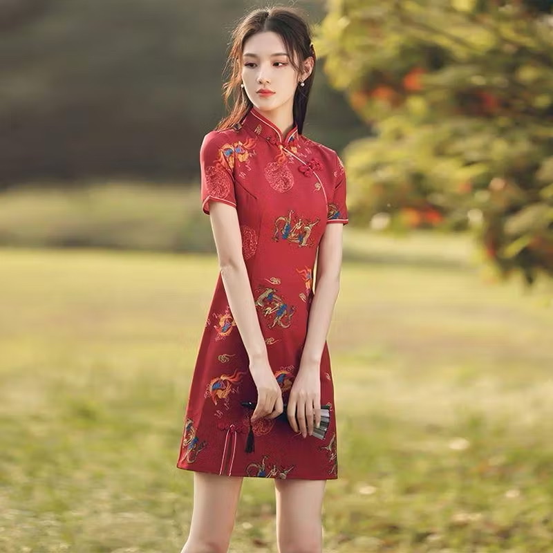 Sườn Xám Đỏ Họa Tiết Kiêu Sa - Ảnh 4