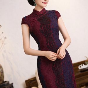Sườn Xám Burgundy Lace – Quyến Rũ Kiêu Sa