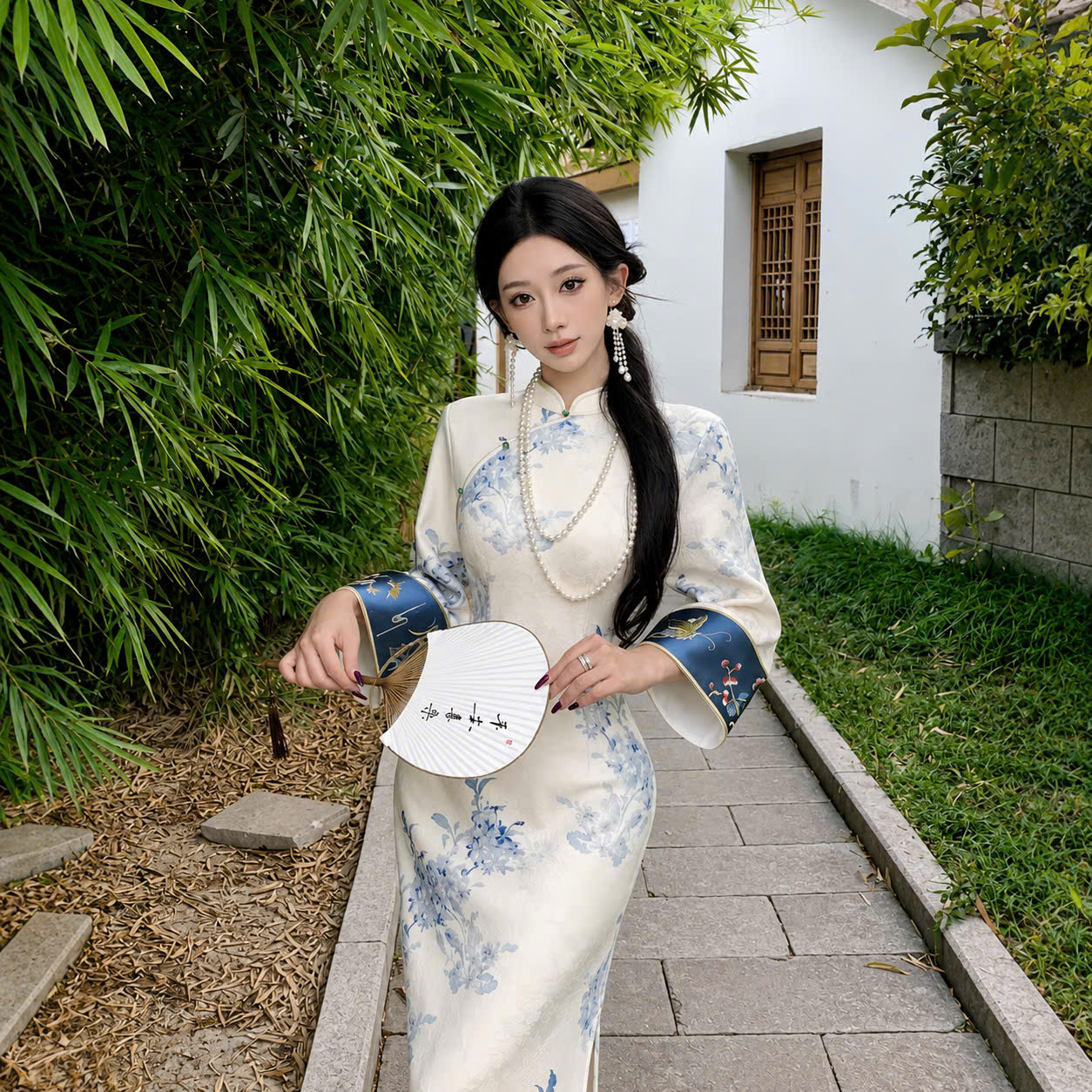 Sườn Xám Trắng Tay Dài Ống Loe Phong Cách Á Đông - DA07 - Ảnh 3