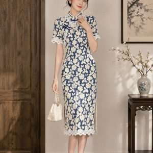 Sườn Xám Phối Ren Sang Trọng