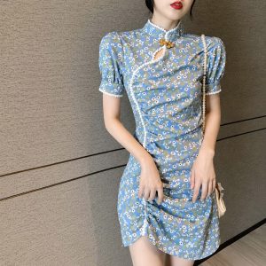Sườn Xám Xanh Biển Phối Hoa Nhí Duyên Dáng