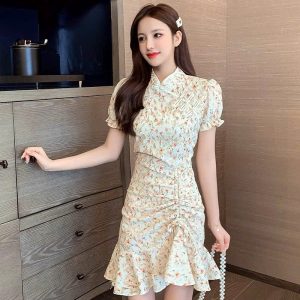 Sườn Xám Hoa Nhí Vạt Xoắn Duyên Dáng