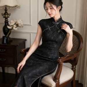 Sườn Xám Đen Phối Ren Thanh Lịch