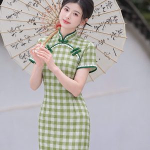 Sườn Xám Xanh Lá Caro Dáng Ngắn – Nét Xinh Cá Tính